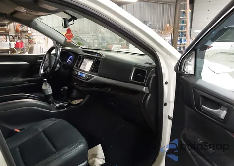 2015 Toyota Highlander Xle V6 z USA, uszkodzony, nr VIN 5TDJKRFH8FS208200